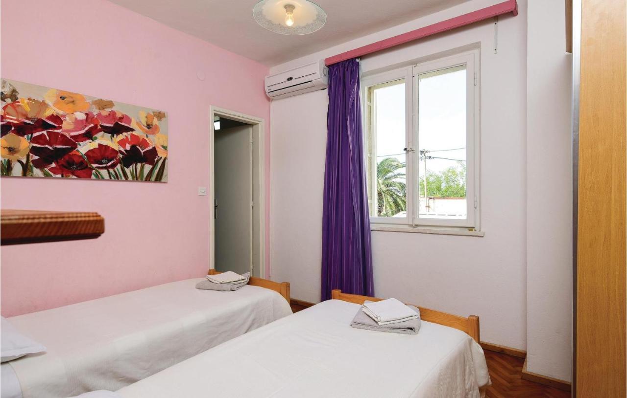 4 Bedroom Lovely Home In Жуляна Екстер'єр фото